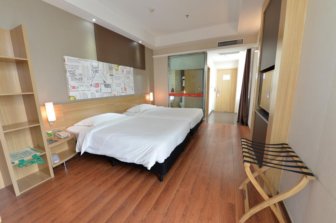 Ibis Lanzhou Hi-Tech Dev Zone Hotell Exteriör bild